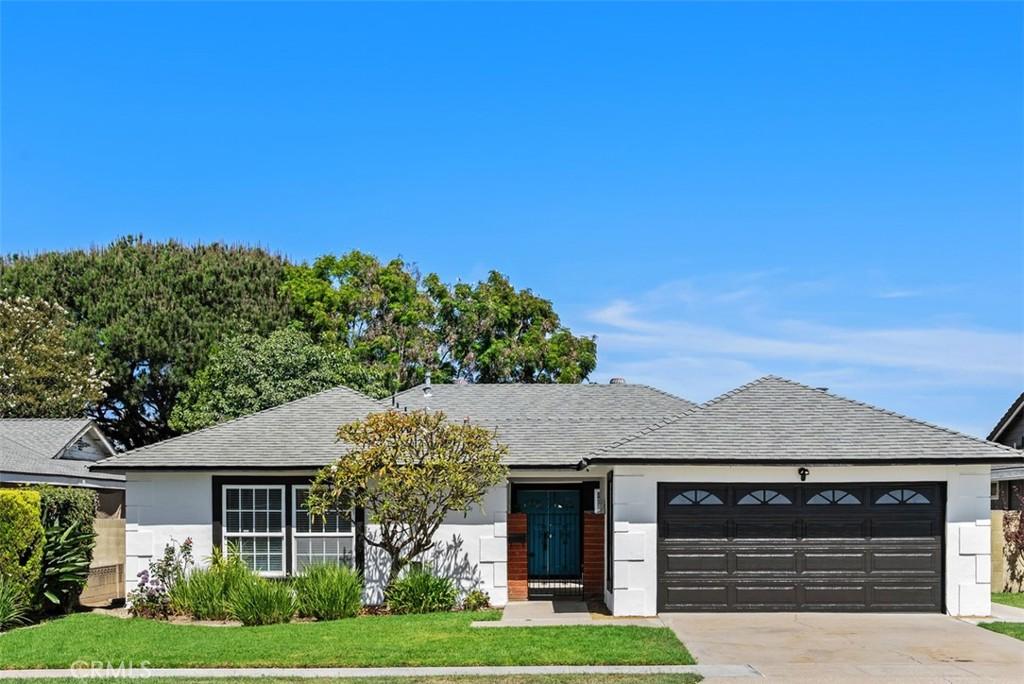 MLS #OC26162190 image #0