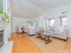 MLS #OC26162341 image #0