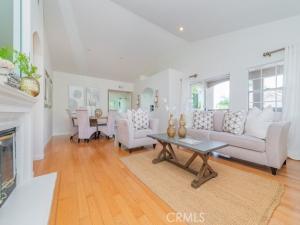 MLS #OC26162341 image #0