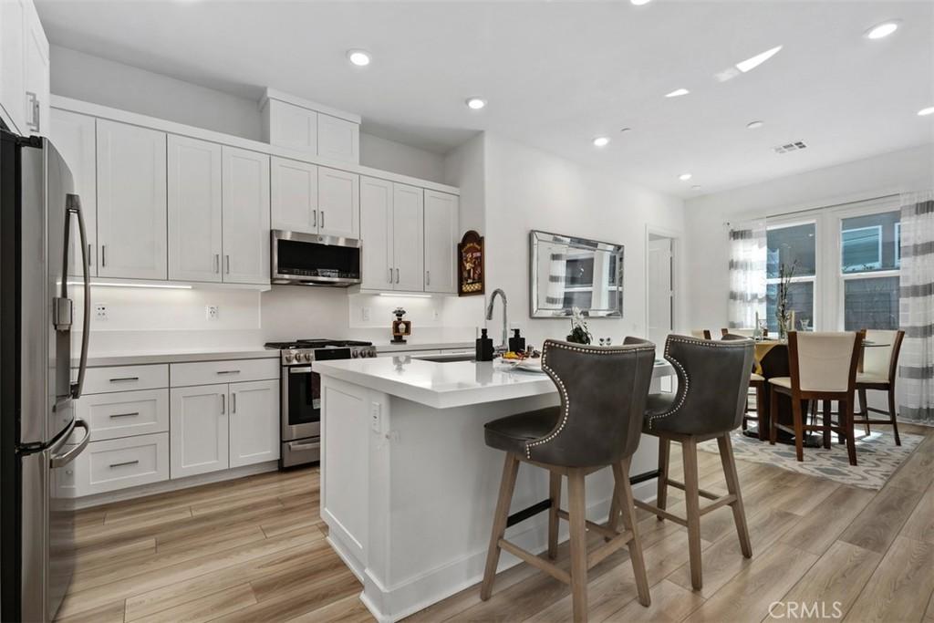 MLS #OC26162573 image #0