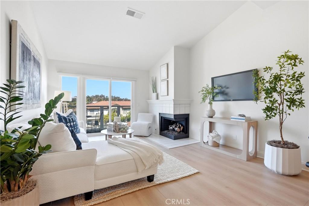 MLS #OC26162606 image #0