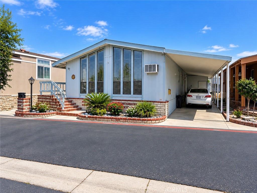 MLS #OC26163565 image #0
