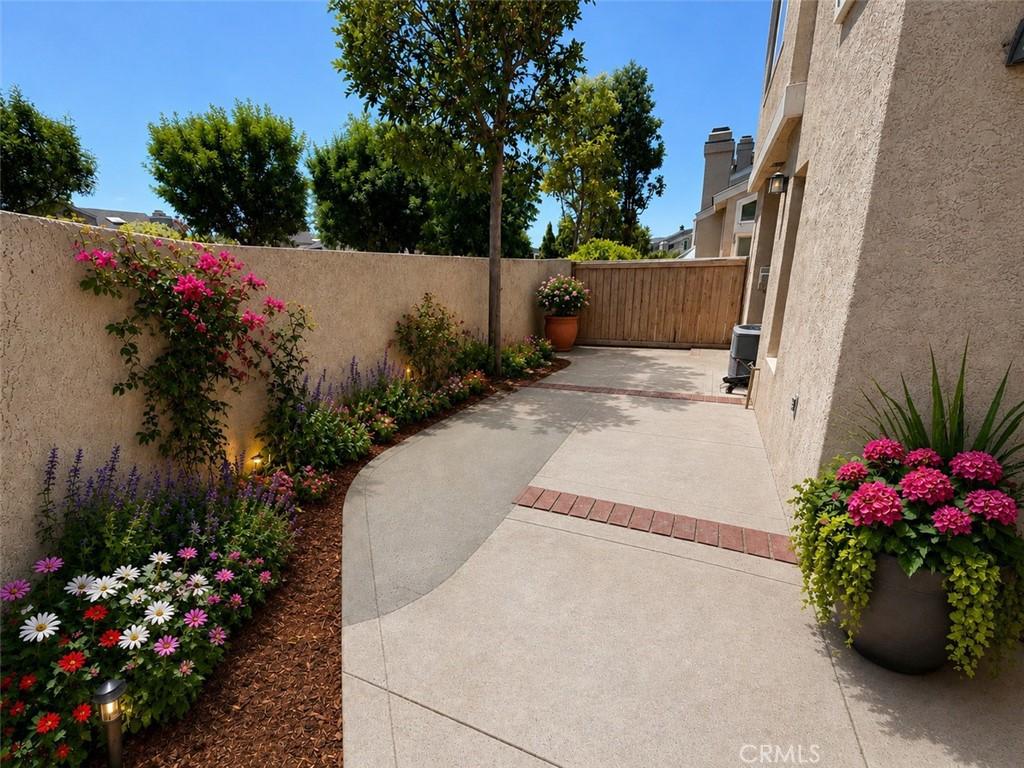 MLS #OC26163963 image #0