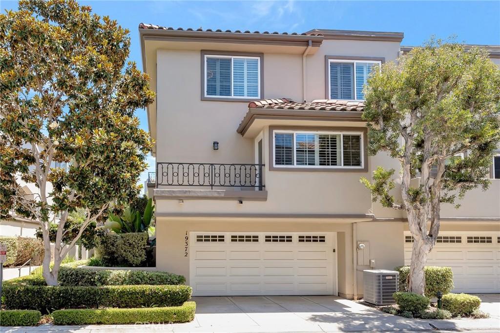 MLS #OC26165259 image #0