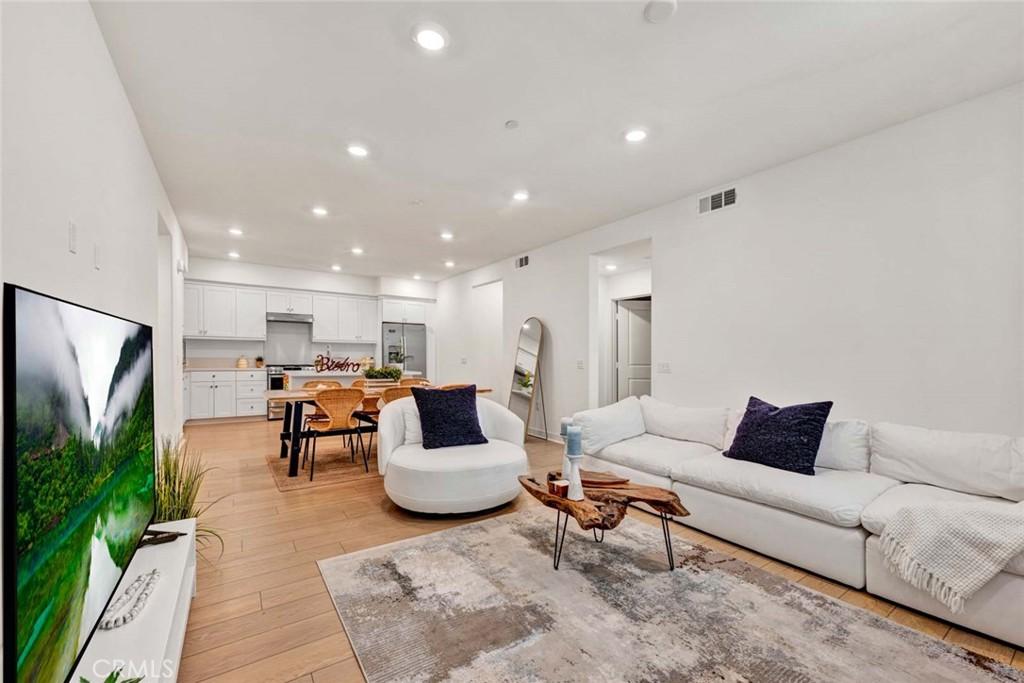 MLS #OC26165557 image #0