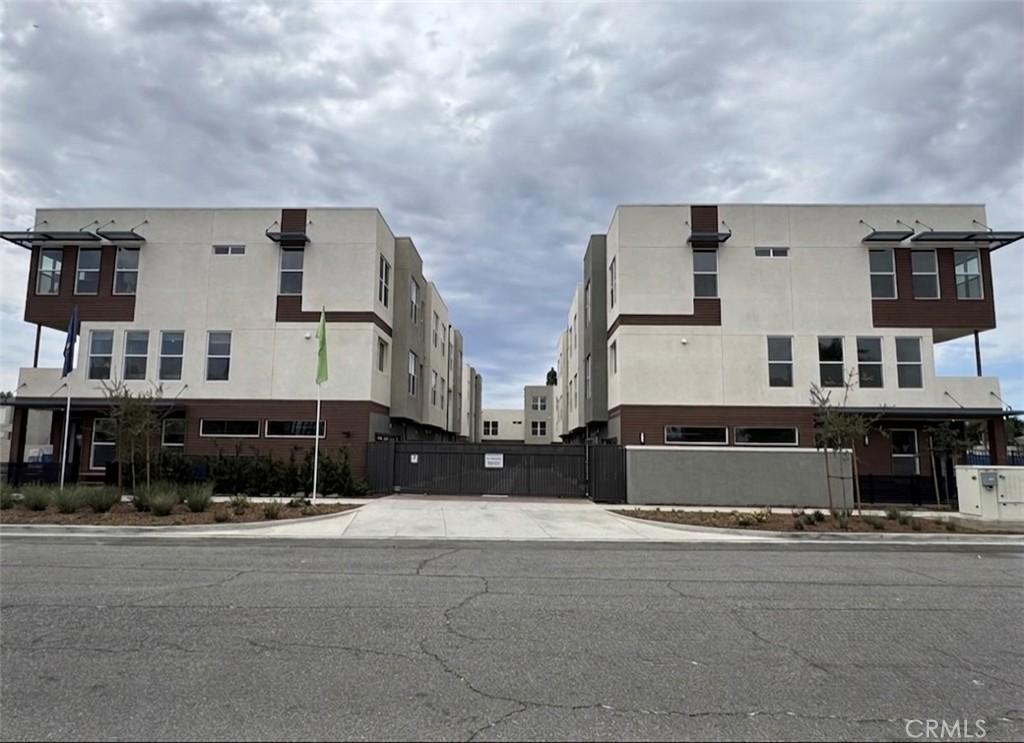 MLS #OC26165813 image #0