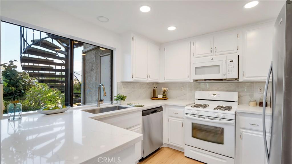 MLS #OC26166023 image #0