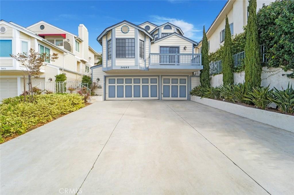 MLS #OC26168160 image #0