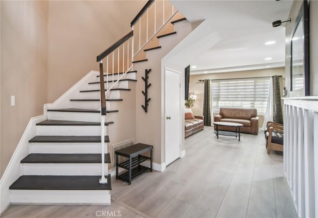 MLS #OC26169308 image #0