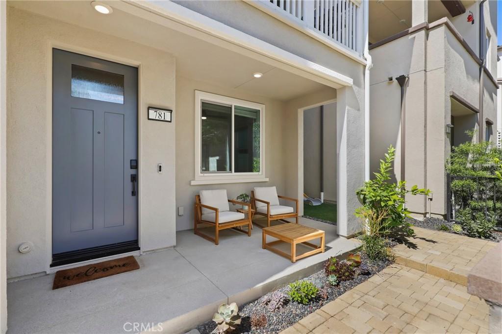 MLS #OC26170100 image #0