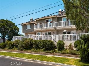 MLS #OC26170165 image #0