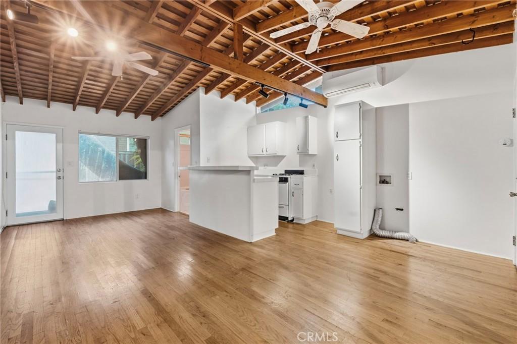 MLS #OC26170282 image #0