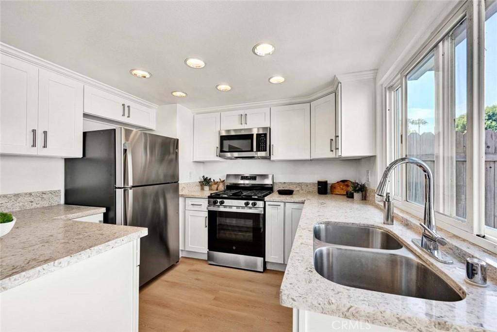 MLS #OC26170513 image #0