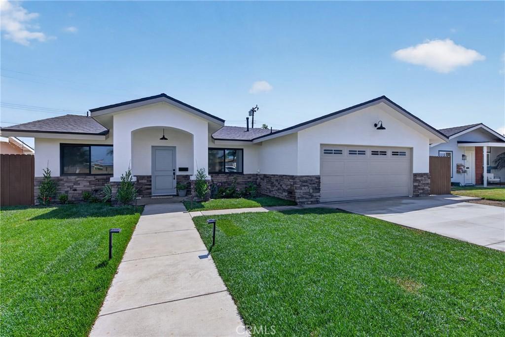 MLS #OC26170705 image #0