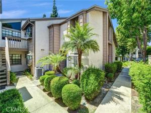 MLS #OC26170809 image #0