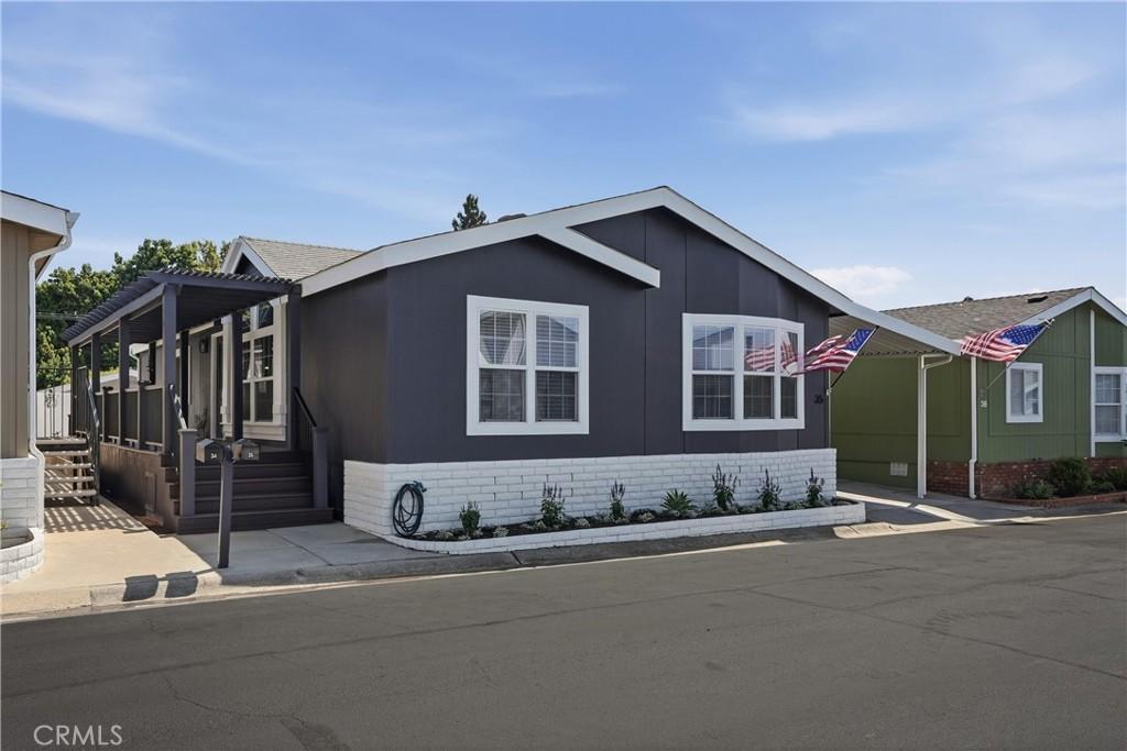 MLS #OC26170983 image #0