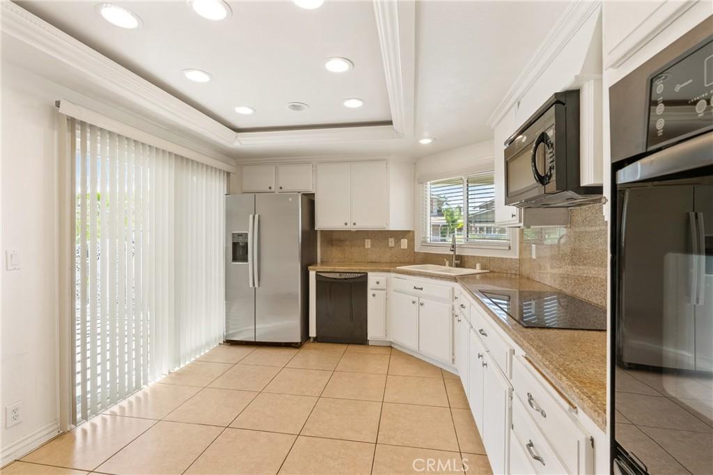 MLS #OC26171034 image #0