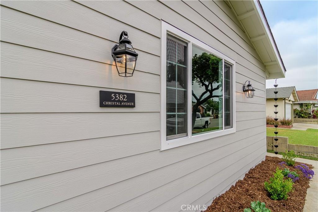 MLS #OC26171446 image #0