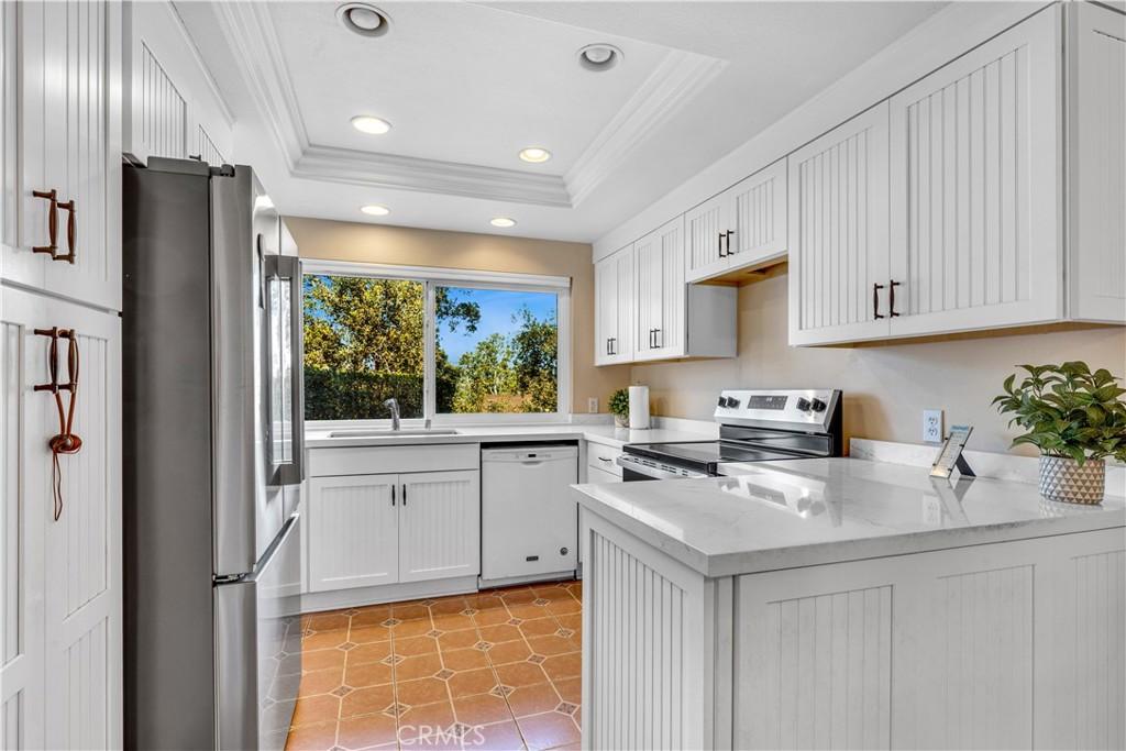 MLS #OC26171560 image #0
