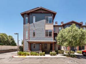 MLS #OC26172456 image #0