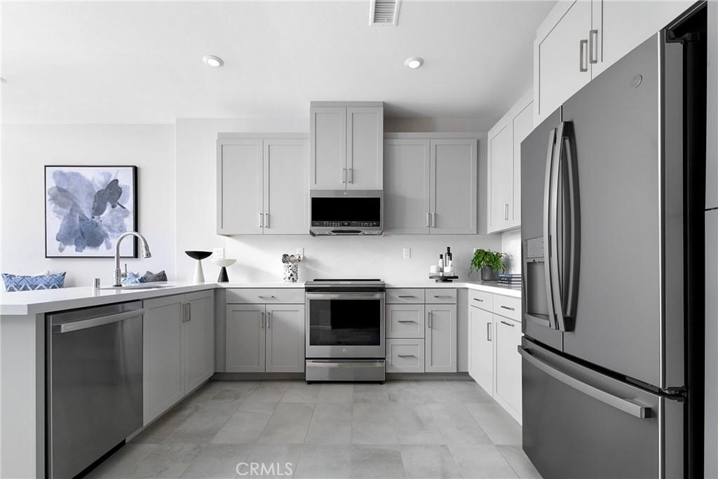 MLS #OC26173566 image #0
