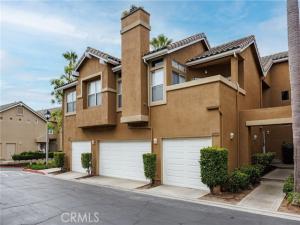 MLS #OC26174468 image #0