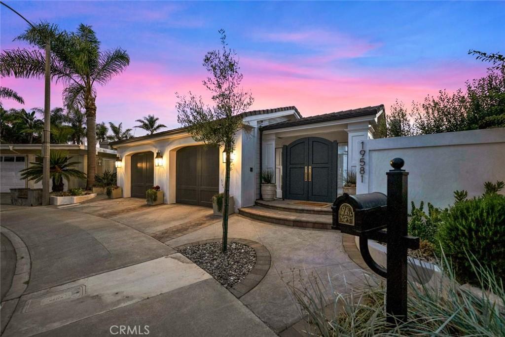MLS #OC26175068 image #0