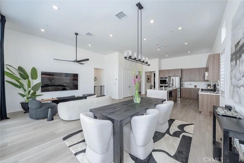 MLS #OC26177155 image #0