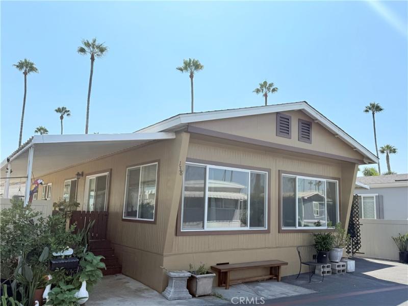 MLS #OC26177170 image #0