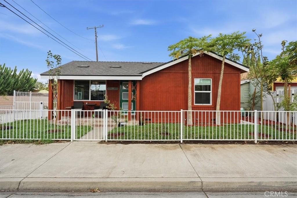 MLS #OC26180536 image #0