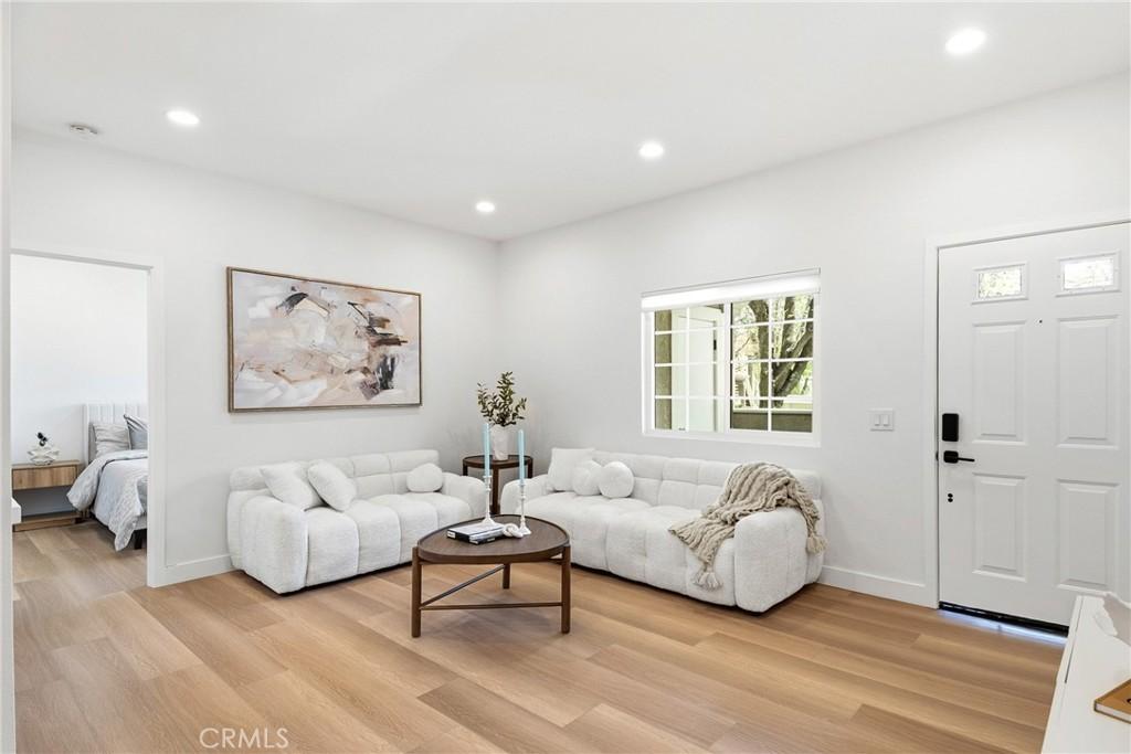 MLS #OC26180597 image #0