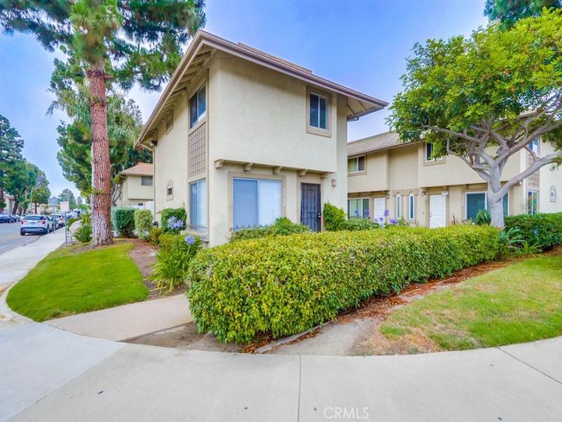 MLS #OC26180735 image #0