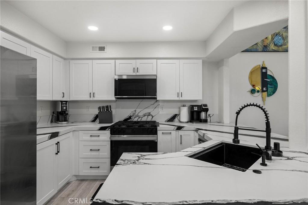 MLS #OC26180809 image #0