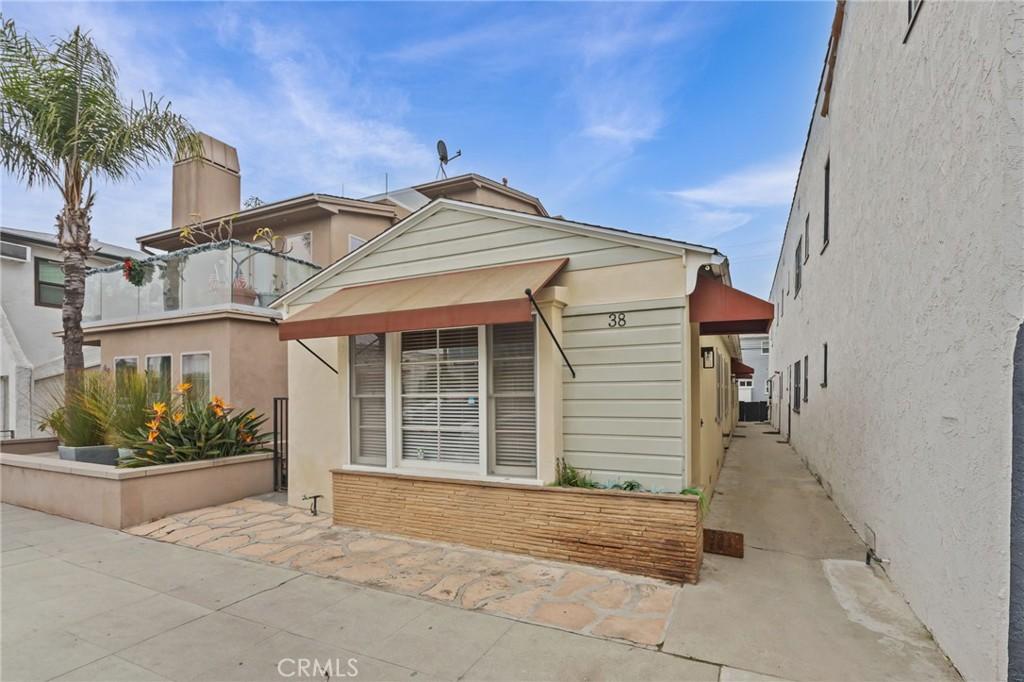 MLS #OC26180989 image #0