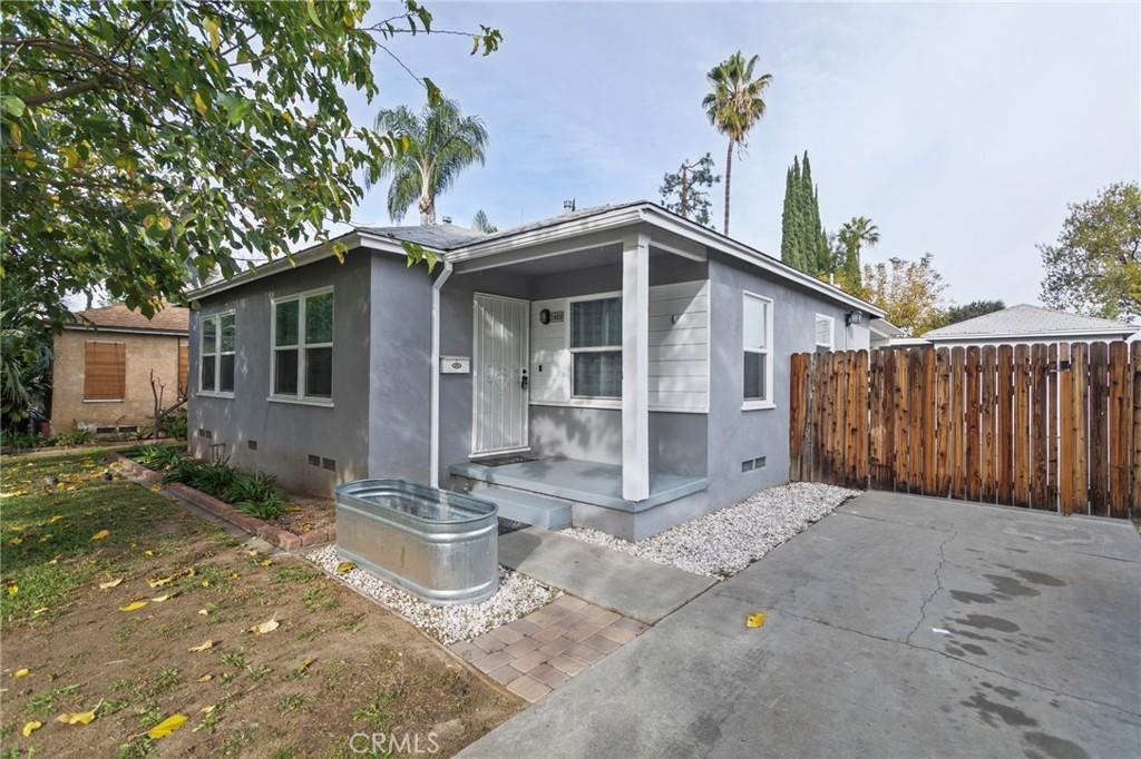 MLS #OC26181043 image #0