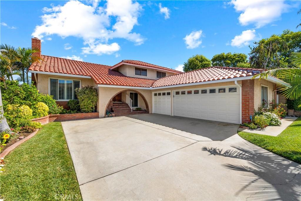 MLS #OC26181052 image #0