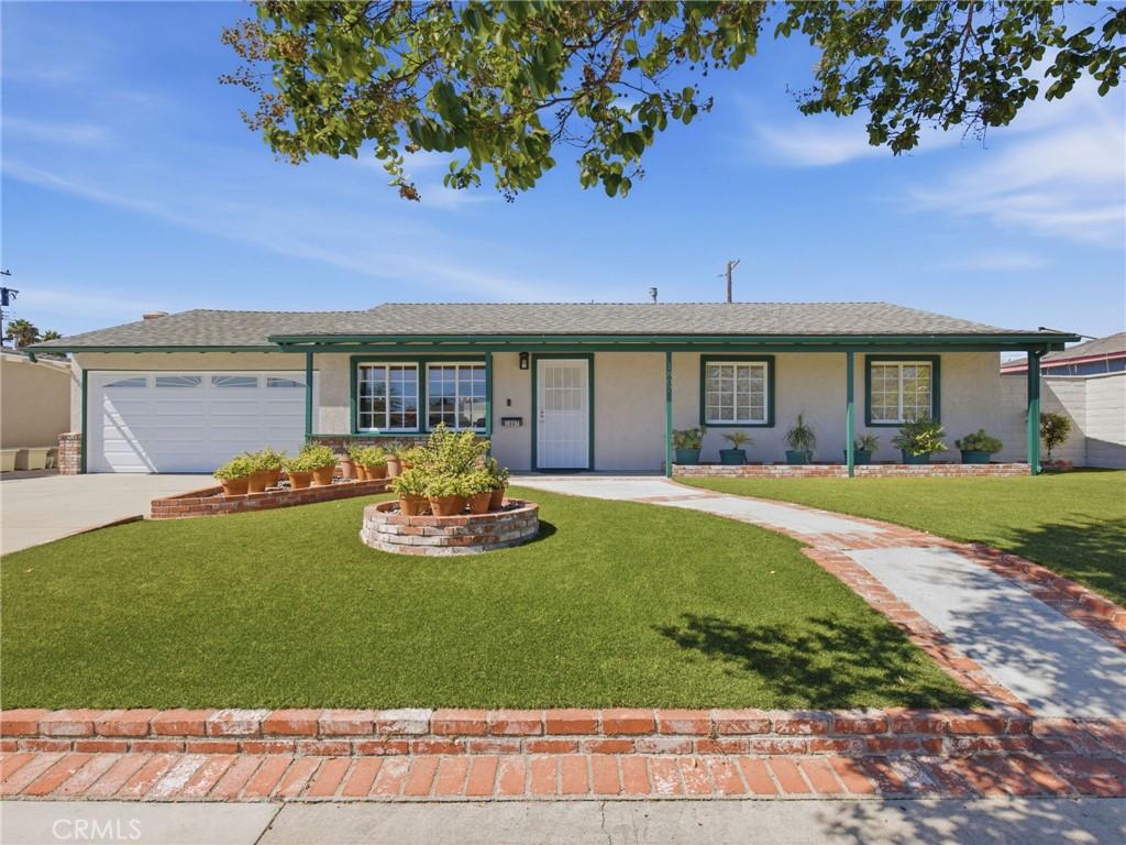 MLS #OC26181072 image #0