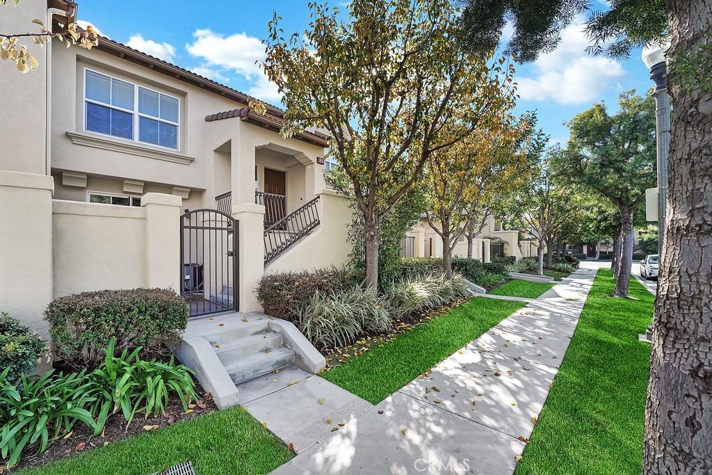 MLS #OC26181185 image #0