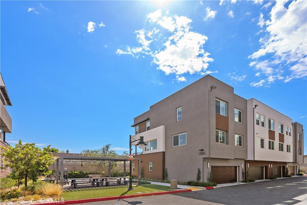 MLS #OC26181376 image #0