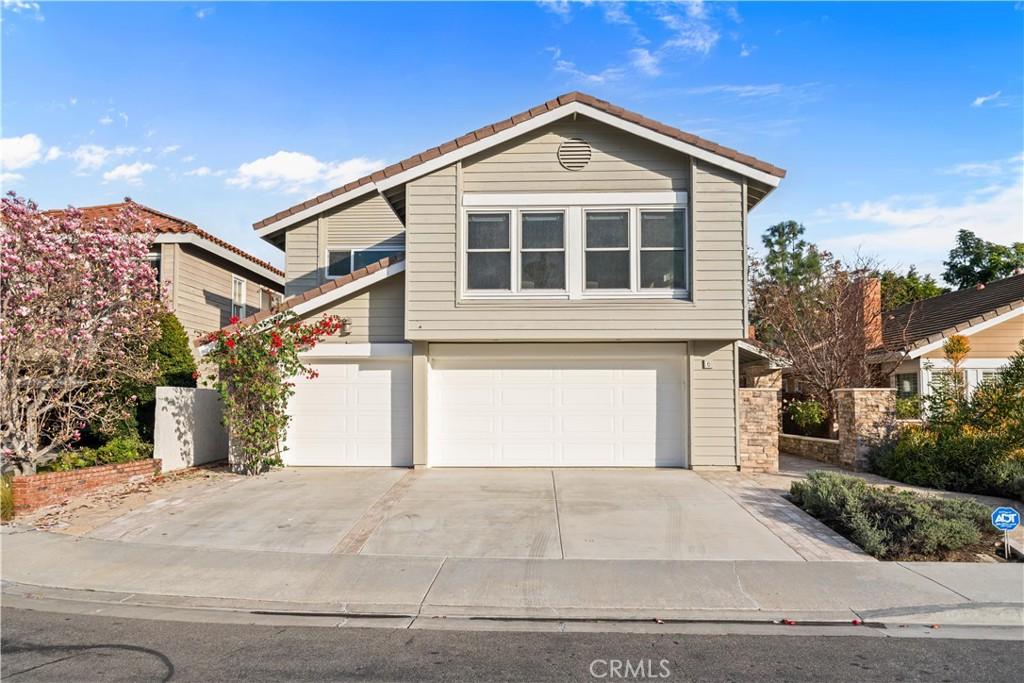MLS #OC26181552 image #0