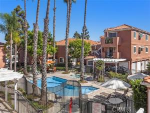 MLS #OC26182699 image #0