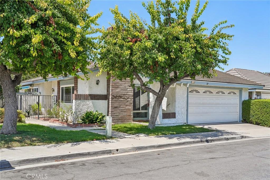 MLS #OC26183562 image #0