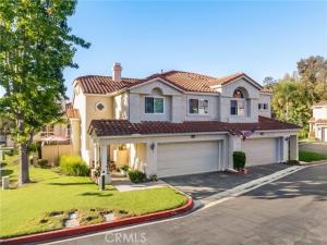 MLS #OC26184315 image #0
