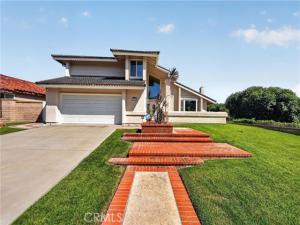 MLS #OC26185062 image #0