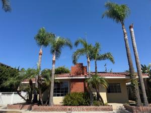 MLS #OC26185081 image #0