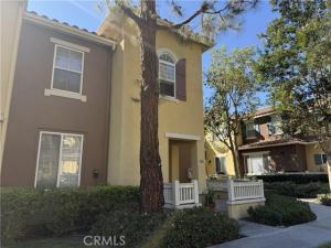 MLS #OC26185890 image #0