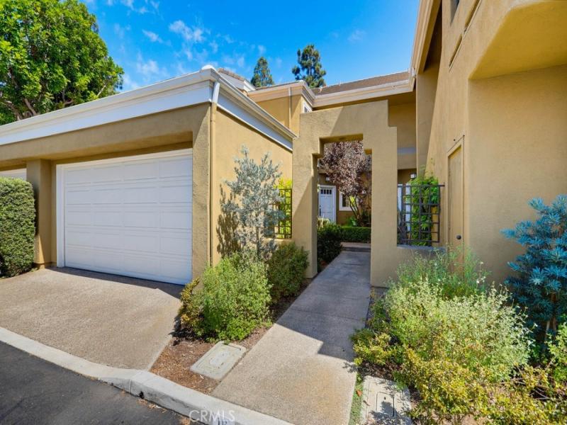 MLS #OC26187043 image #0