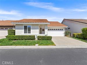 MLS #OC26187130 image #0