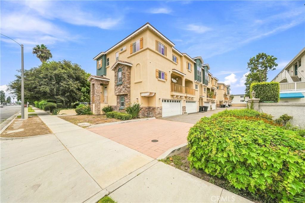 MLS #OC26188851 image #0