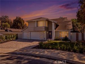 MLS #OC26189190 image #0